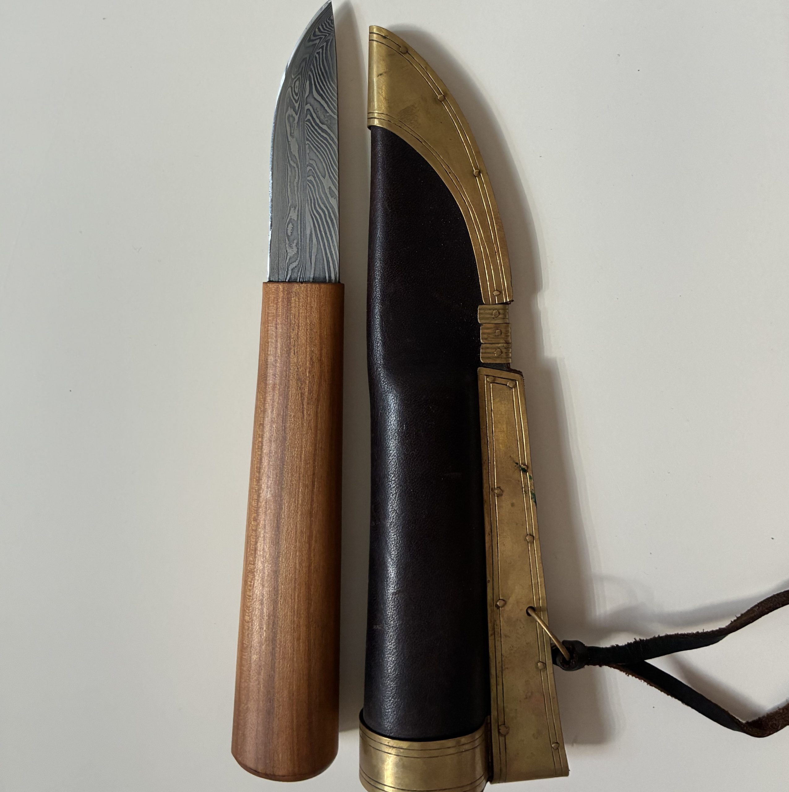 _pattern-welded_medieval_knife