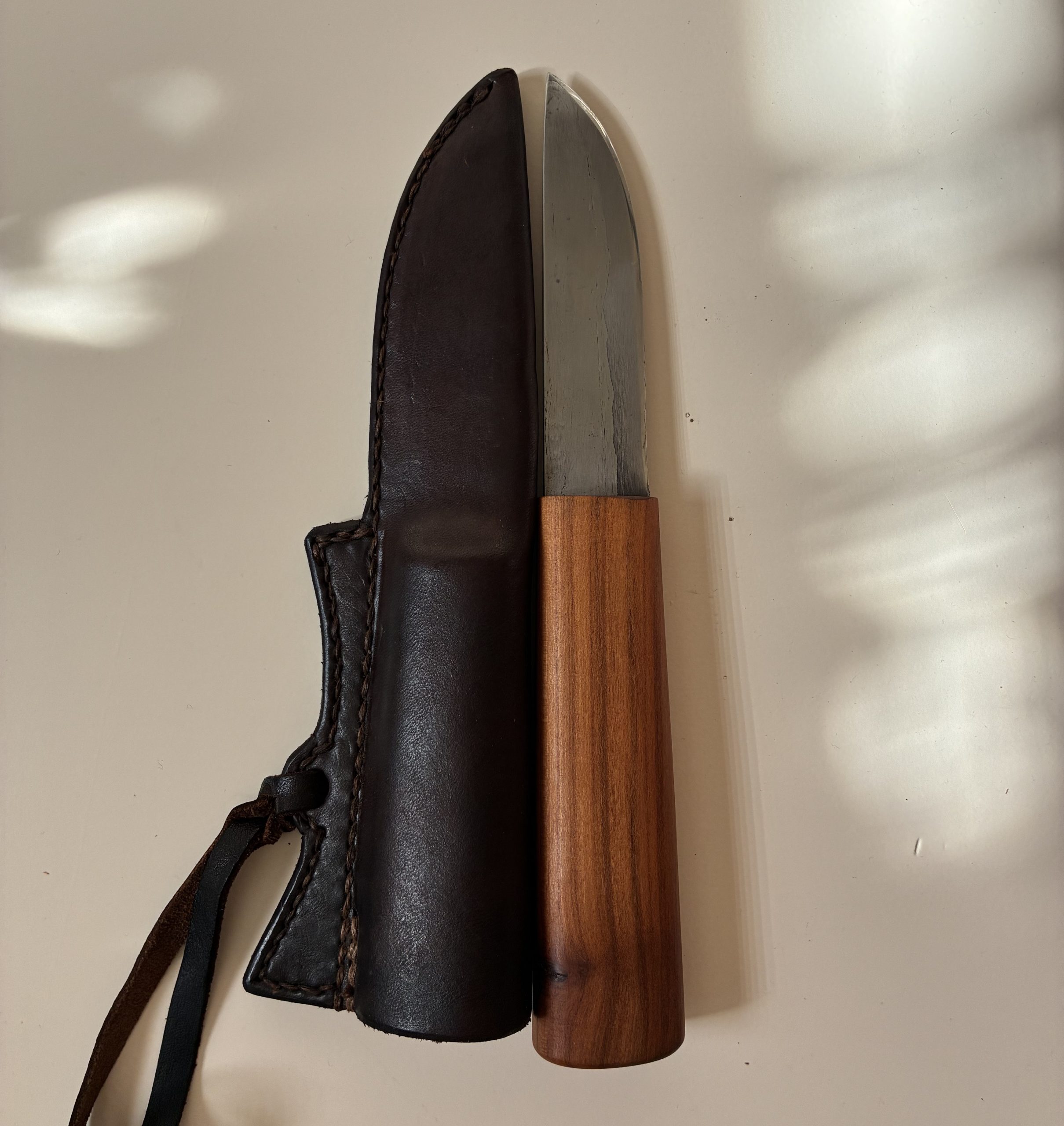 laminated_medieval_knife