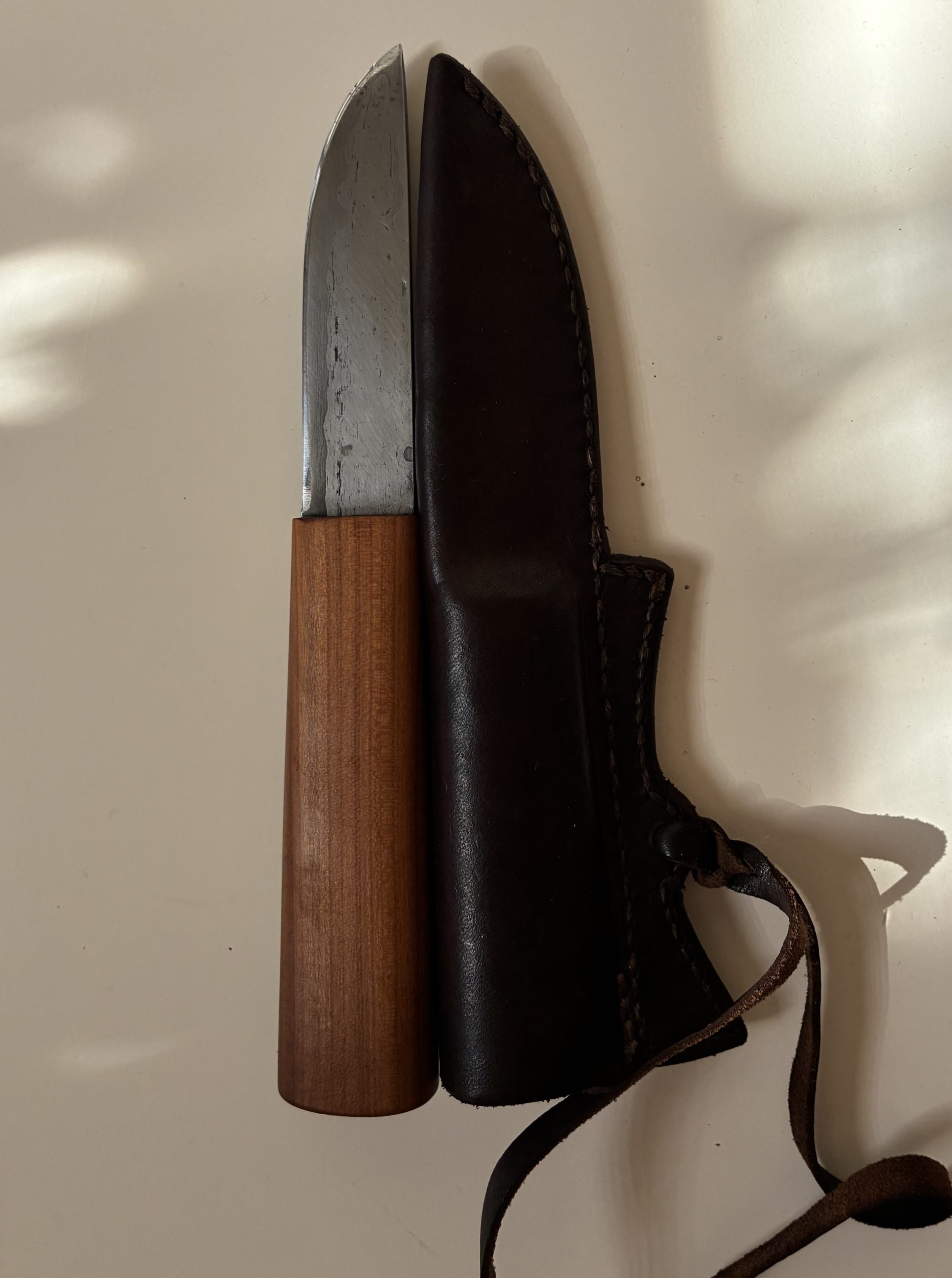 laminated_medieval_knife