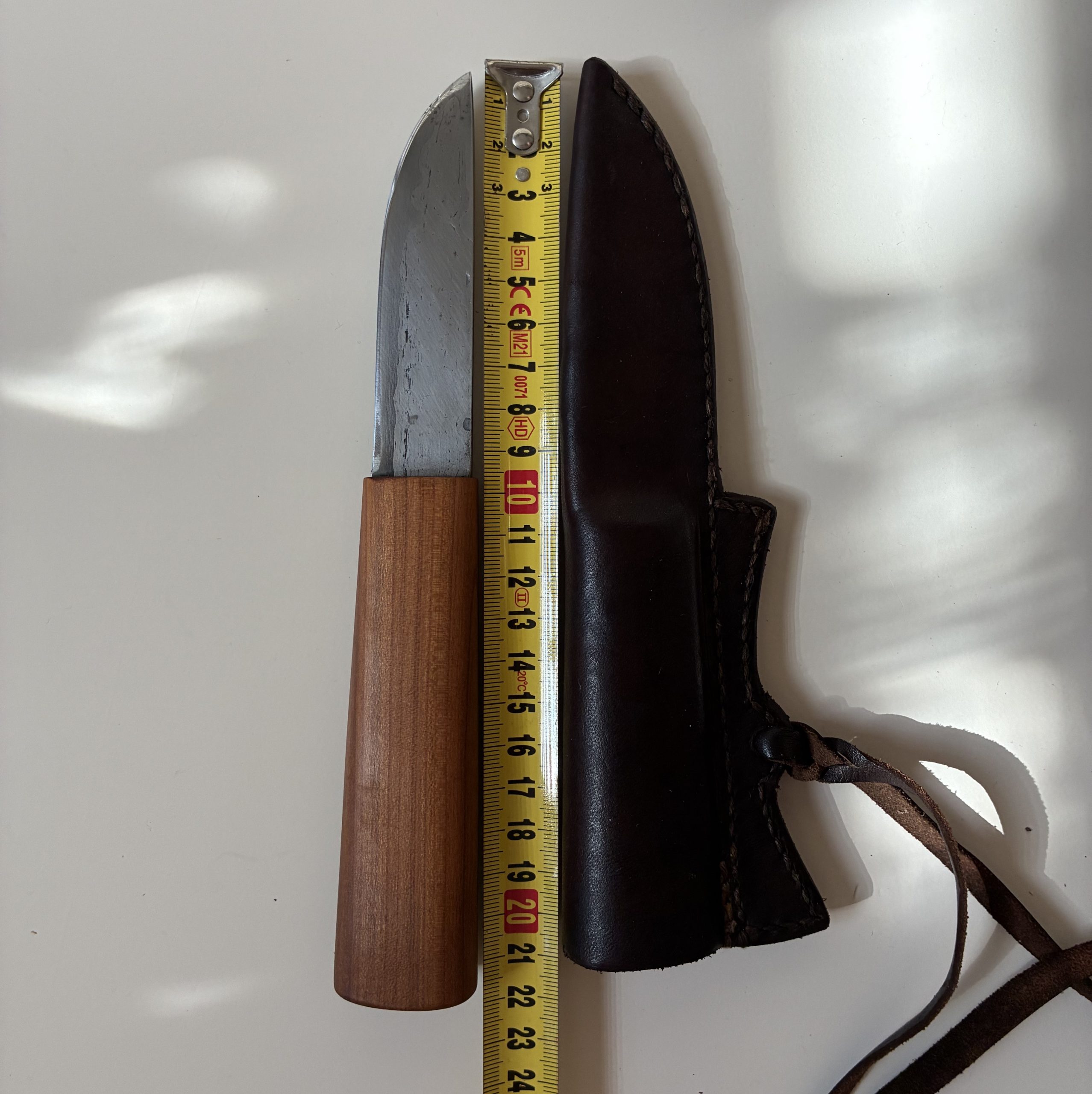 laminated_medieval_knife