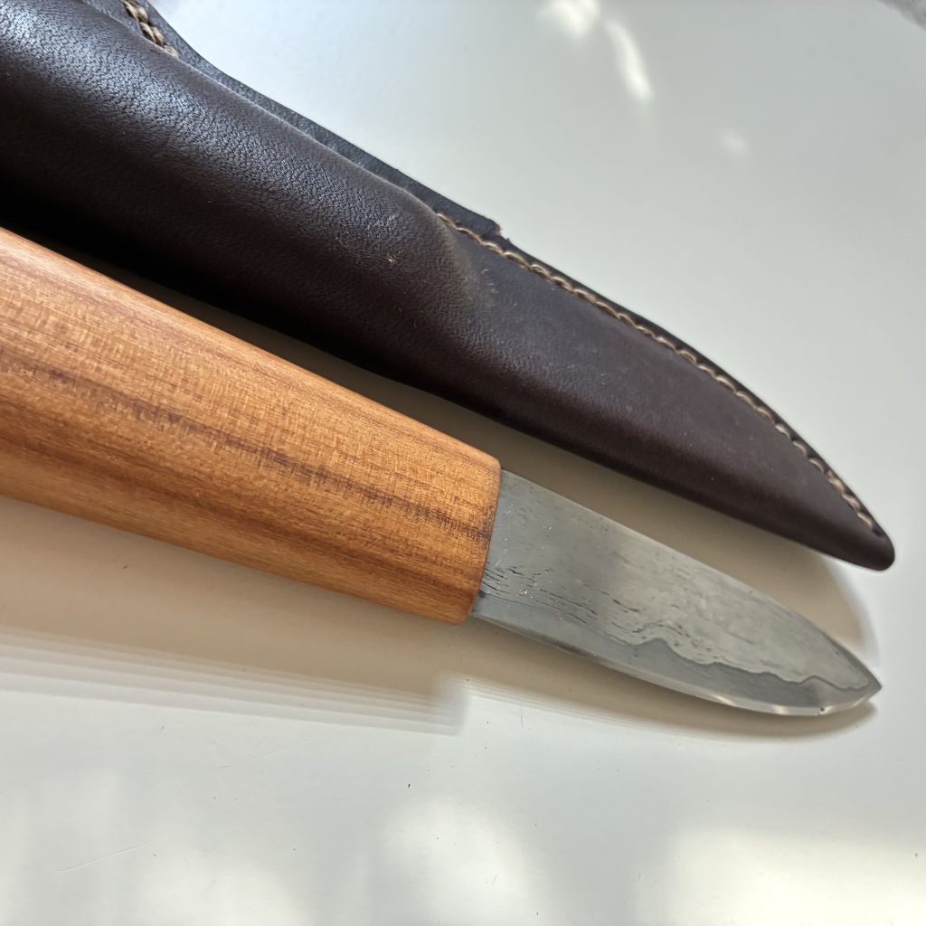 laminated_medieval_knife