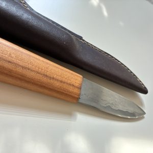 laminated_medieval_knife